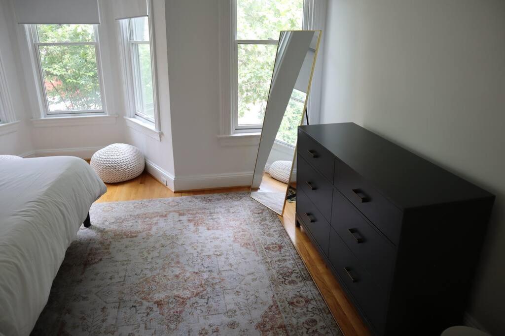 3-Bedroom House With Cute Patio Explore Dc On Foot Washington Exteriér fotografie